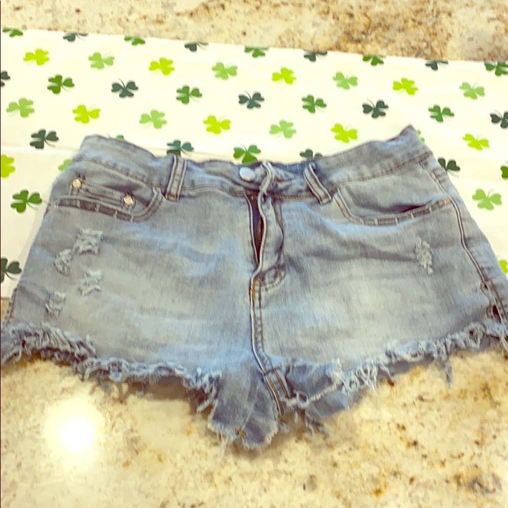 Women’s Ripped Shorts M